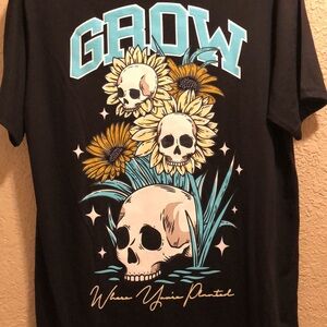NWT GSTR Grow Where You’re Planted Shirt. Unisex Top. Black with teal & yellow